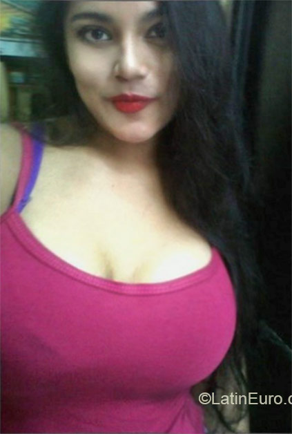 Date this charming Ecuador girl Diana from Guayaquil EC182