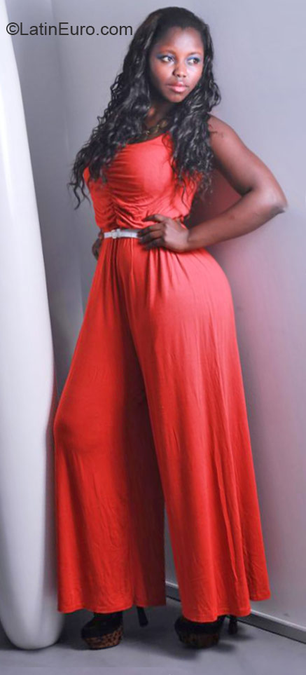 Date this georgeous Angola girl Luisa from Luanda AO78