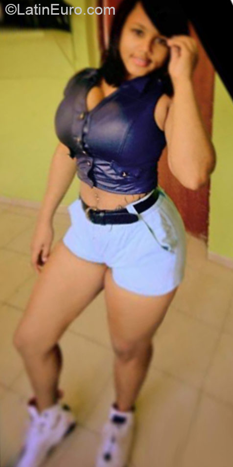 Date this beautiful Dominican Republic girl Maria from Santo Domingo DO21356