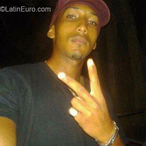 Date this tall Dominican Republic man Javier from Santiago DO21451