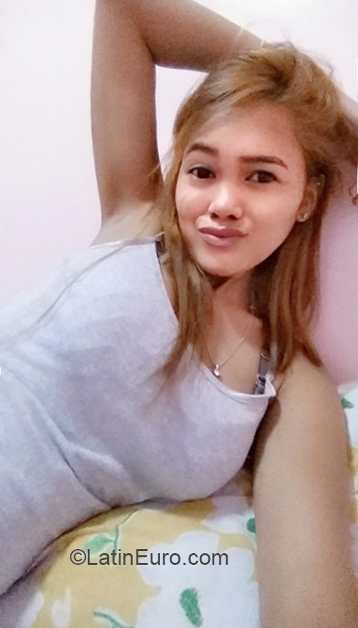 Date this cute Philippines girl Rose from Bataan PH753