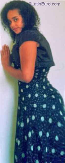 Date this lovely Dominican Republic girl Dariena from Santo Domingo DO21476