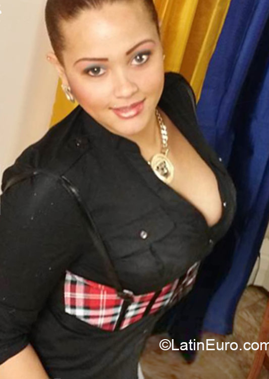 Date this sensual Dominican Republic girl Milagro from Santiago DO21511