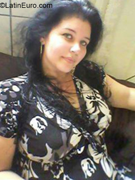 Date this pretty Brazil girl Luciana from Criciuma BR9251