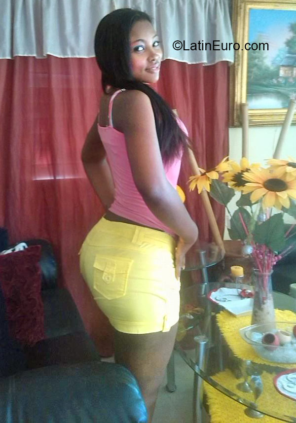Date this hard body Dominican Republic girl Maria teresa from Santo Domingo DO21549