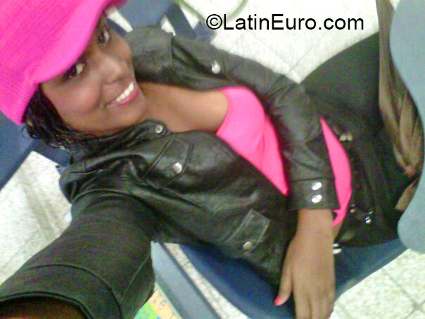 Date this nice looking Dominican Republic girl Juana from La Romana DO21618