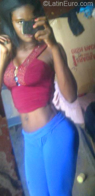 Date this charming Dominican Republic girl Carla from Santo Domingo DO21690