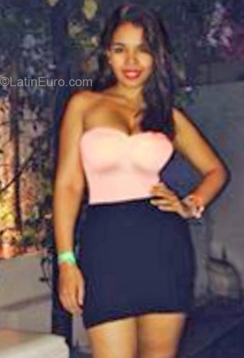 Date this cute Colombia girl Kittycolombana from Barranquilla CO17151