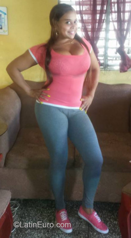 Date this stunning Dominican Republic girl Maria from Santo Domingo DO21806
