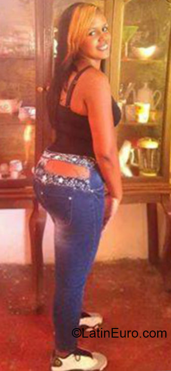 Date this lovely Dominican Republic girl Delia from Santo Domingo DO21915