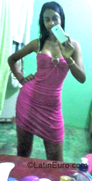 Date this young Dominican Republic girl Cinthia from Santo Domingo DO21985