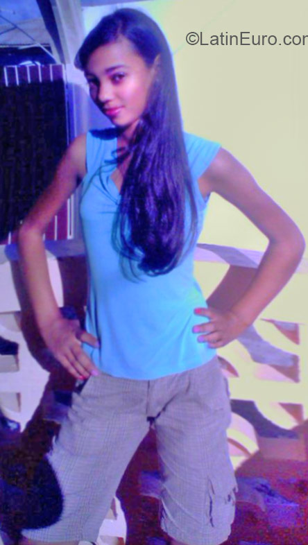 Date this georgeous Dominican Republic girl Estephany from Santo Domingo DO21996