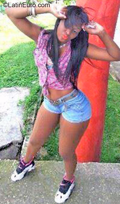 Date this foxy Dominican Republic girl Genesis from Santo Domingo DO23650