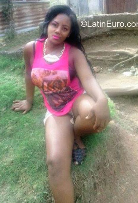 Date this gorgeous Jamaica girl Nadian from Kingston JM2031