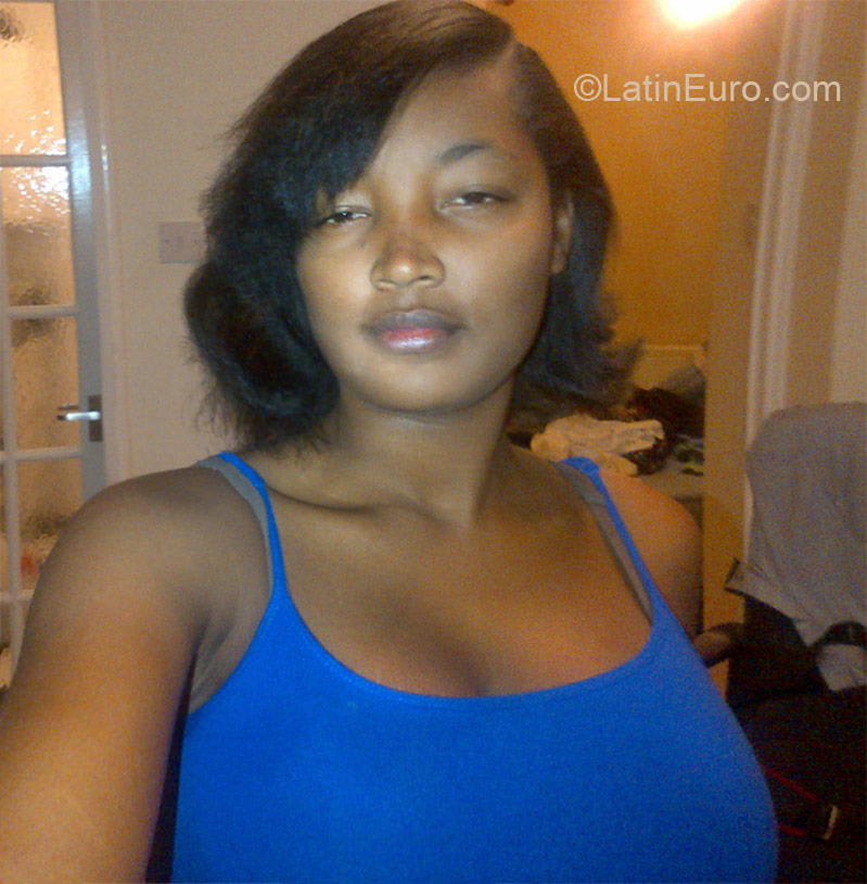 Date this athletic Jamaica girl Stephanie from Kingston JM2032