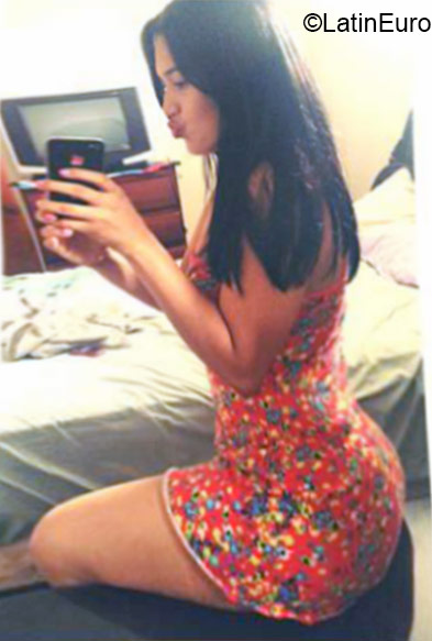 Date this georgeous Dominican Republic girl Carla from Santiago DO22037