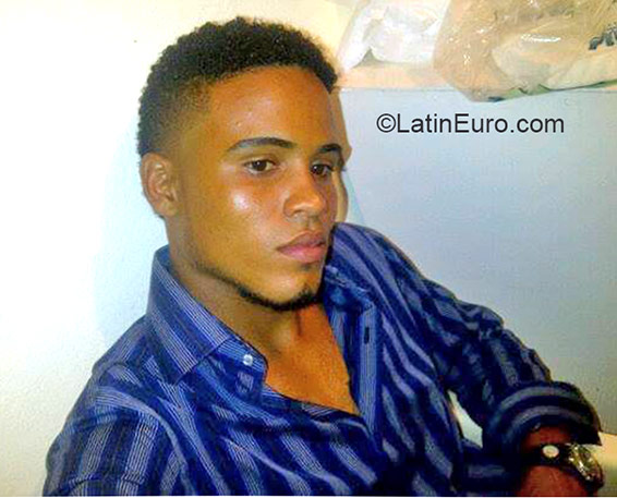Date this stunning Dominican Republic man Miguel from Santo Domingo DO22181