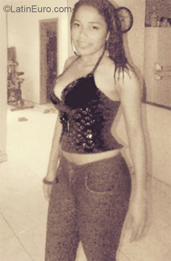 Date this passionate Colombia girl Elena from Cali CO17526