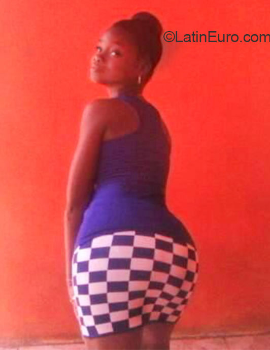 Date this attractive Jamaica girl Tanisha from Kingston JM2064