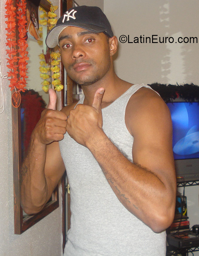 Date this happy Brazil man Joe from Campinas BR9341