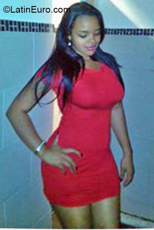 Date this hot Dominican Republic girl Alexandra from Santo Domingo DO22327