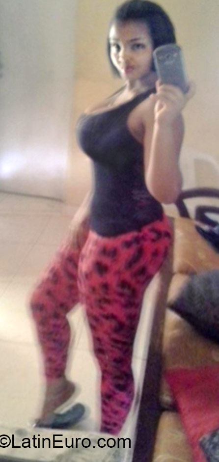 Date this hot Dominican Republic girl Krismery from Santo Domingo DO22328