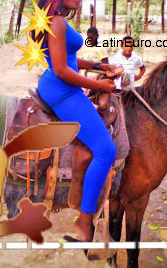 Date this foxy Dominican Republic girl Ivelise from La Romana DO26088