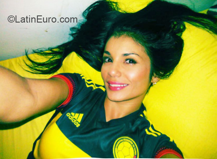 Date this funny Colombia girl Xiomara from Medellin CO17513
