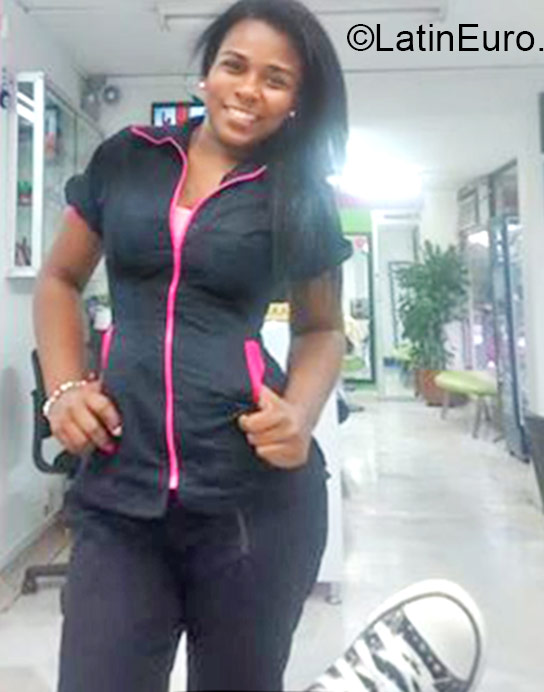 Date this fun Colombia girl Katerin from Cali CO17541