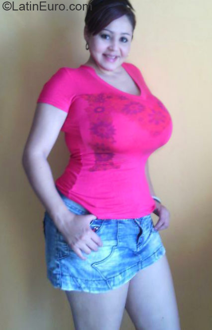 Date this delightful Colombia girl Gina from Cartagena CO21639
