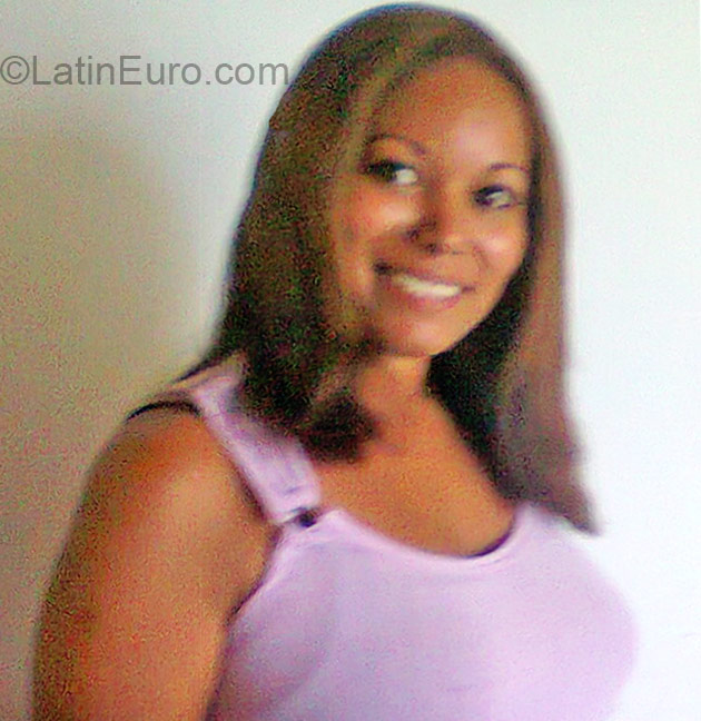 Date this charming Venezuela girl Carla from Caracas VE524