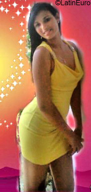 Date this tall Dominican Republic girl Digna from Santo Domingo DO22615