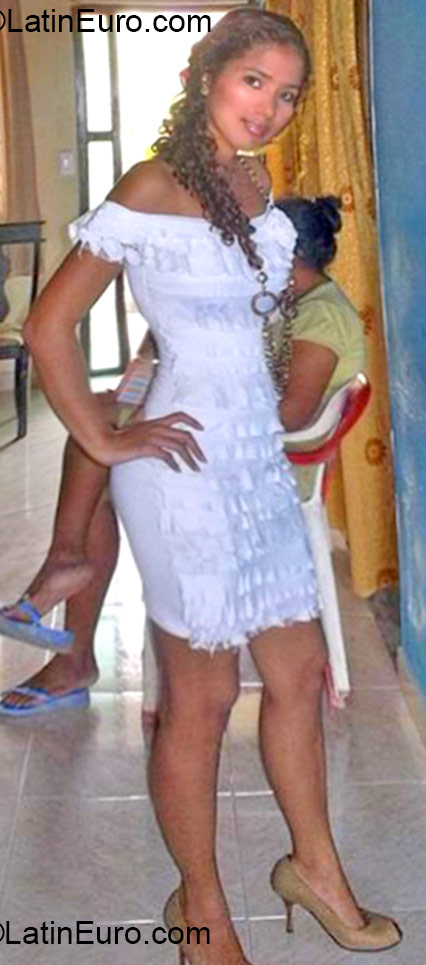 Date this pretty Colombia girl Yiri from Cartagena CO17708