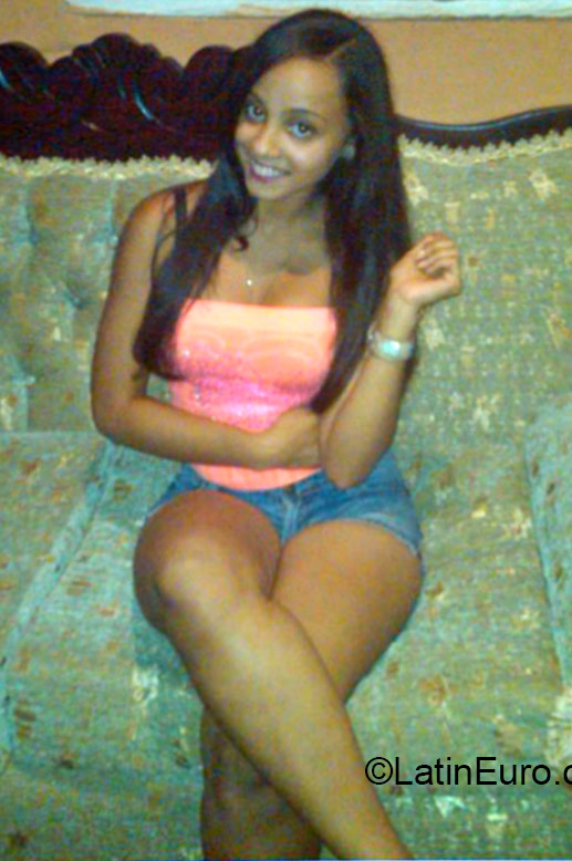 Date this lovely Dominican Republic girl Noemi from Santiago DO22638