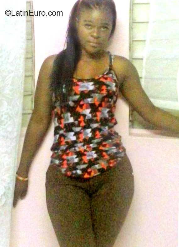 Date this attractive Jamaica girl Terica from Kingston Jamaica JM2106