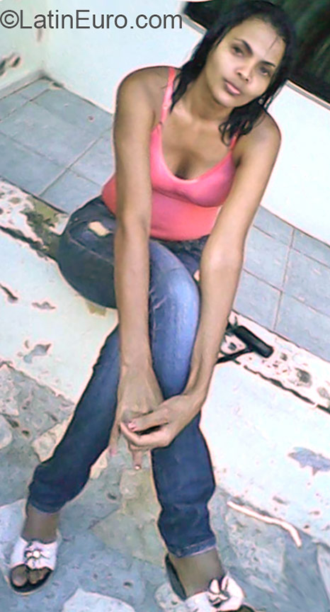 Date this gorgeous Dominican Republic girl Andrea from Santo Domingo DO22737