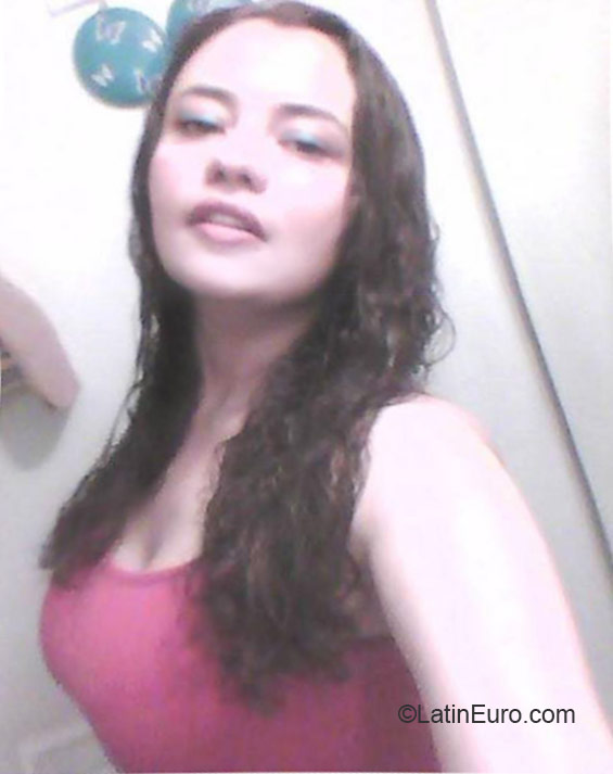 Date this hot Colombia girl Maria from Bogota CO17768