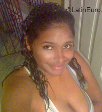 Date this pretty Dominican Republic girl Leticia from La Vega DO22792