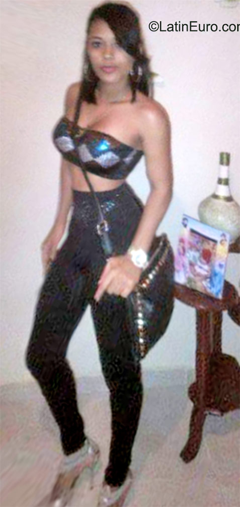 Date this georgeous Dominican Republic girl Leidy from San Francisco de Macoris DO22845