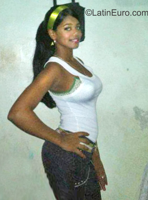 Date this lovely Dominican Republic girl Robali from Santo Domingo DO22859