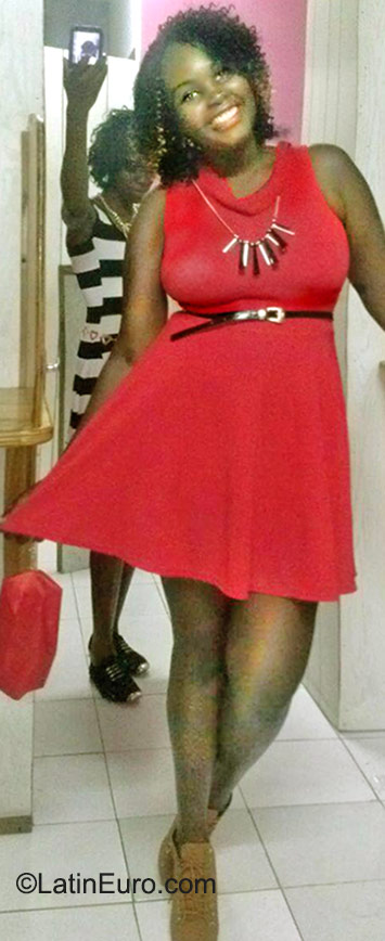 Date this hard body Jamaica girl Shaniae from Kingston JM2124