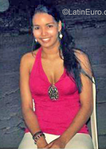 Date this hot Colombia girl Rosa from Barranquilla CO17815