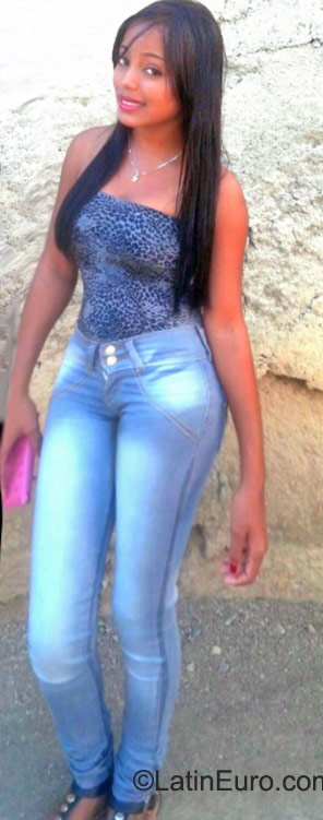Date this beautiful Dominican Republic girl Wendy from Santo Domingo DO22892