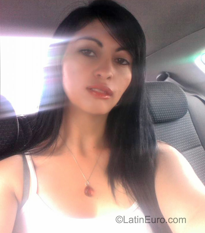 Date this georgeous Colombia girl Karen from Bogota CO17871
