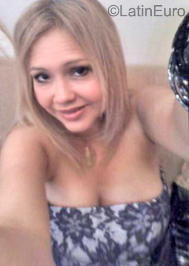 Date this foxy Venezuela girl Cindie from maracaibo VE603
