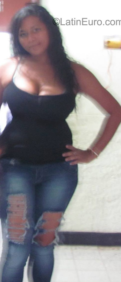 Date this passionate Colombia girl Berenice from Barranquilla CO18502