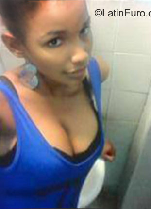 Date this gorgeous Dominican Republic girl Yasleidy from Santo Domingo DO23000