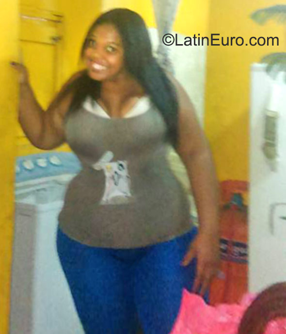 Date this stunning Dominican Republic girl Maria from Santo Domingo DO23025