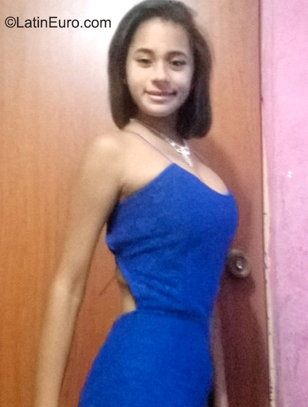 Date this gorgeous Venezuela girl Yesika from Guayana VE612