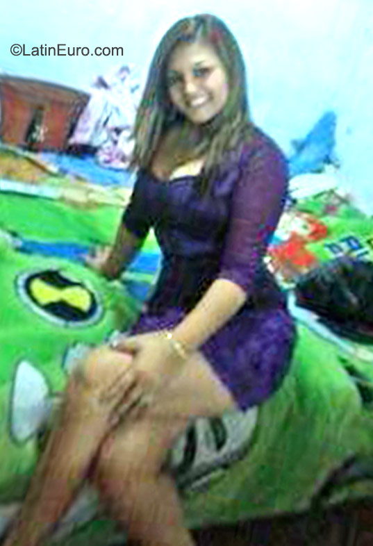 Date this hot Peru girl Nilda from Lima PE1070